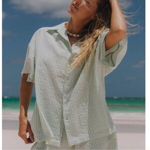 Daily Drills Seersucker Boxy Button Down Short Sleeve Shirt Green Stripe Small